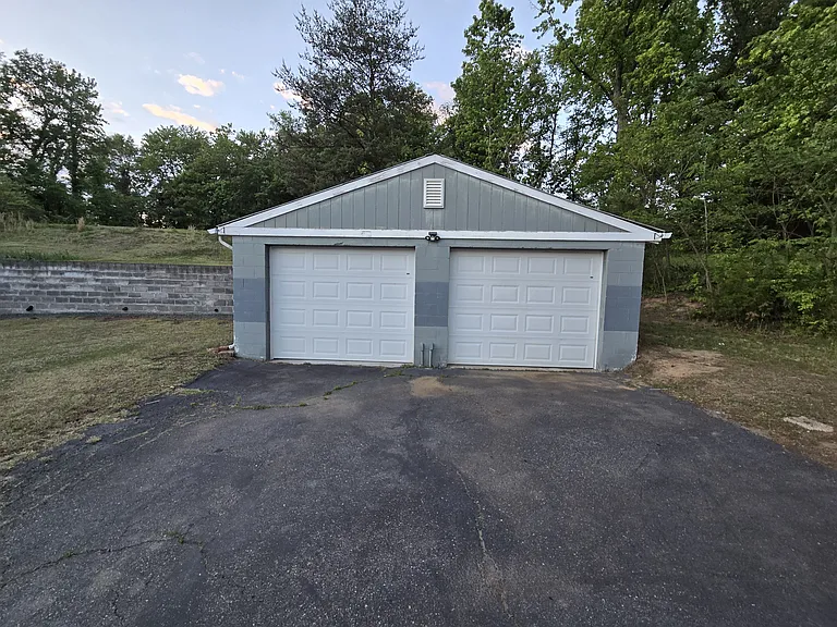 3560 Maple St — Photo 8