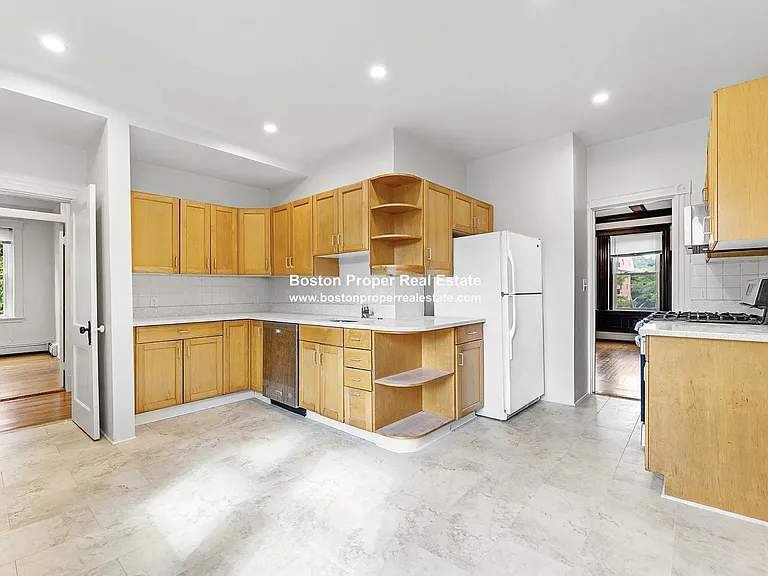 134 Pleasant St #2 — Photo 14