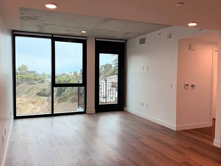 Rainford Apartments — Photo 122