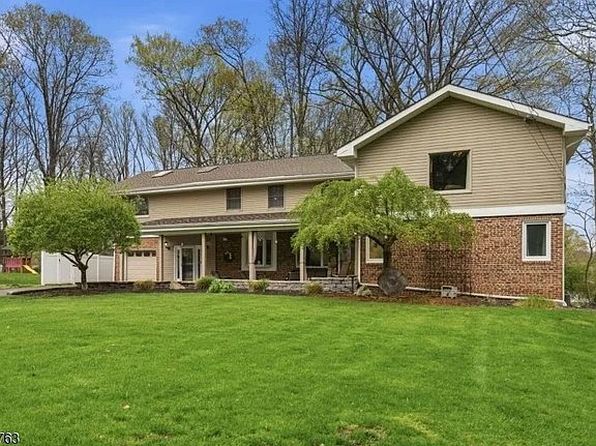 7 Oswego Ave