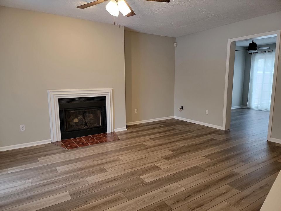 Living Room with gas fireplace