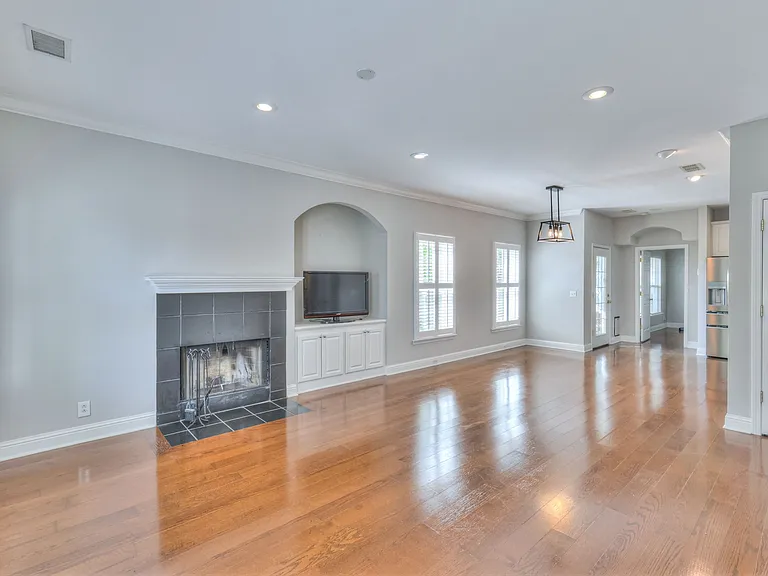 2111 Gold Valley Dr — Photo 4