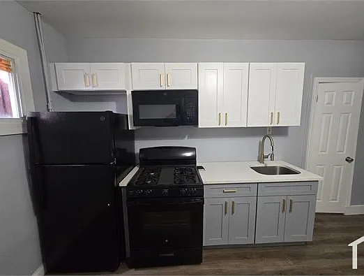 129 S Day St #1