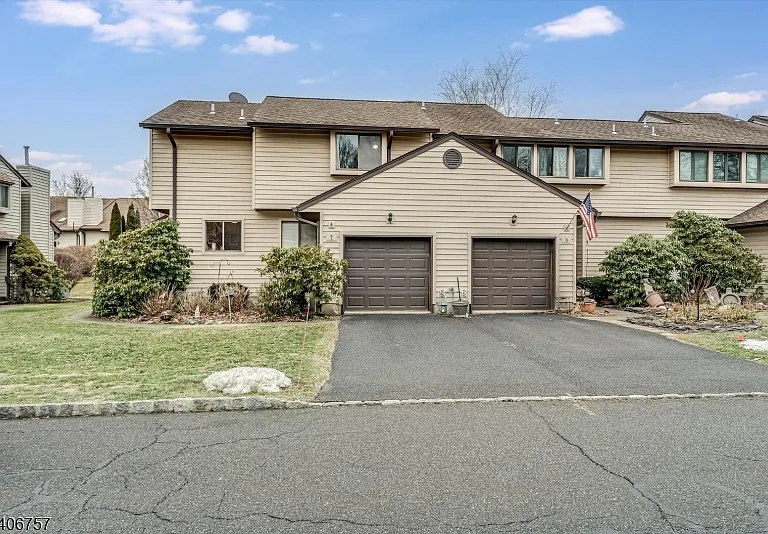 7 Eagle Dr — Photo 1