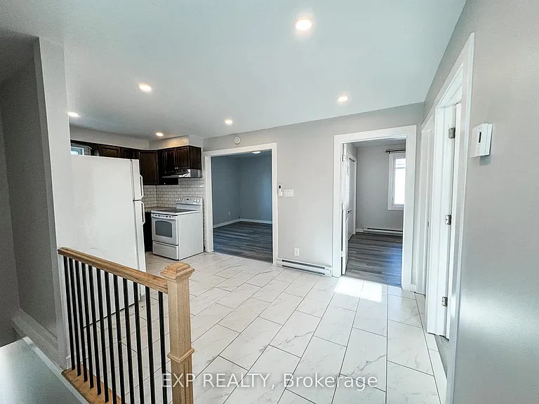 4515 Ste Catherine St #B — Photo 2
