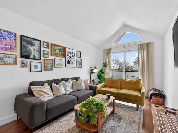 717 4a St NE #401, Calgary, AB T2E 3W1