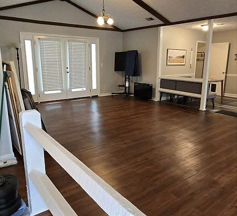 3rd image of 6439 Villastone Dr