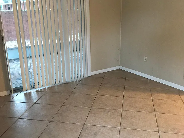 3923 Rockefeller Ave — Photo 7