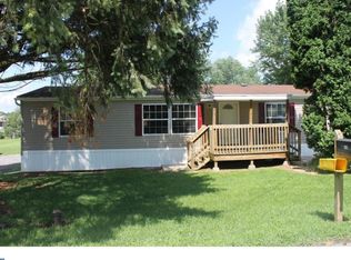 11 Peach St, Newmanstown, PA 17073
