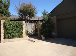 8423 Old Moss Rd, Dallas, TX 75231