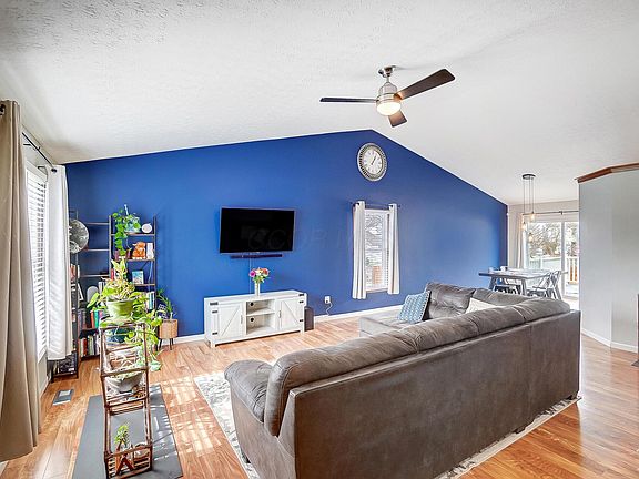 5th image of 260 Effington Ln