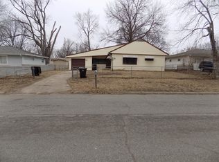 1808 SW Tara Ave, Topeka, KS 66611