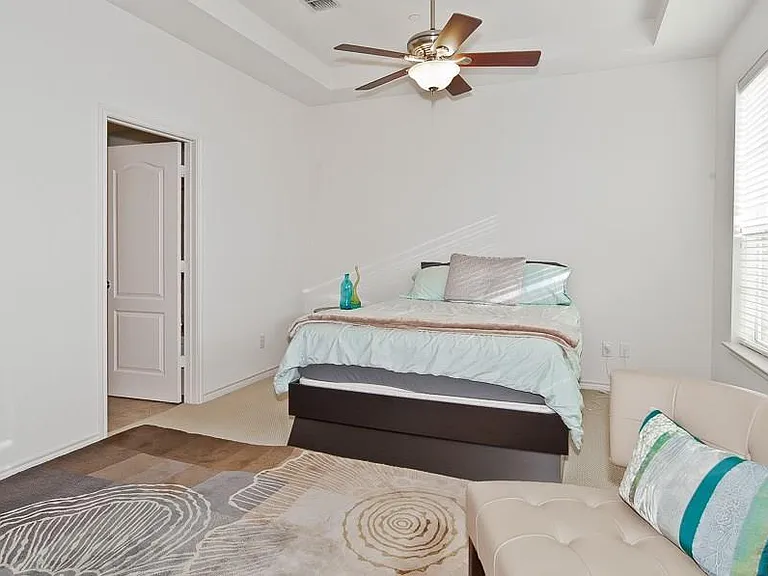 4419 Buena Vista St #21 — Photo 12