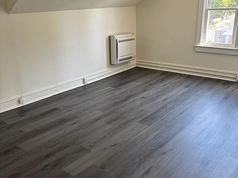 119 N Broadway #B — Photo 8