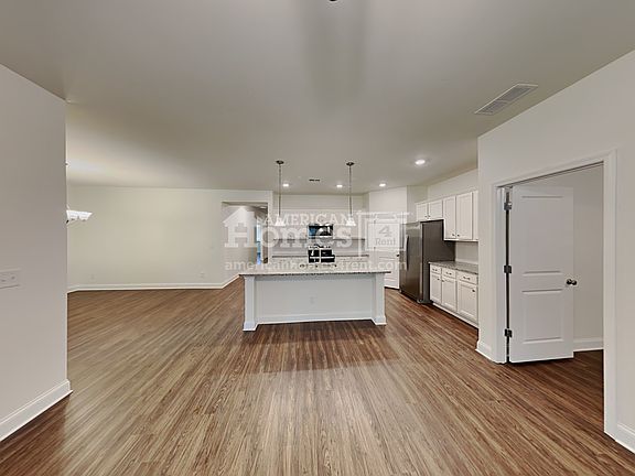 4th image of 6193 Bridgewood Dr