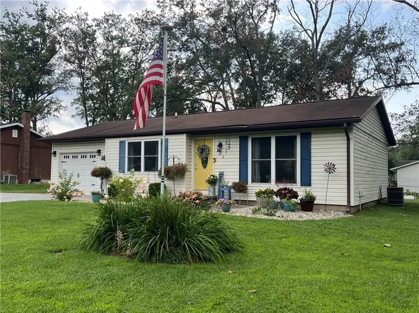 202 N Maple St, Watson, IL 62473