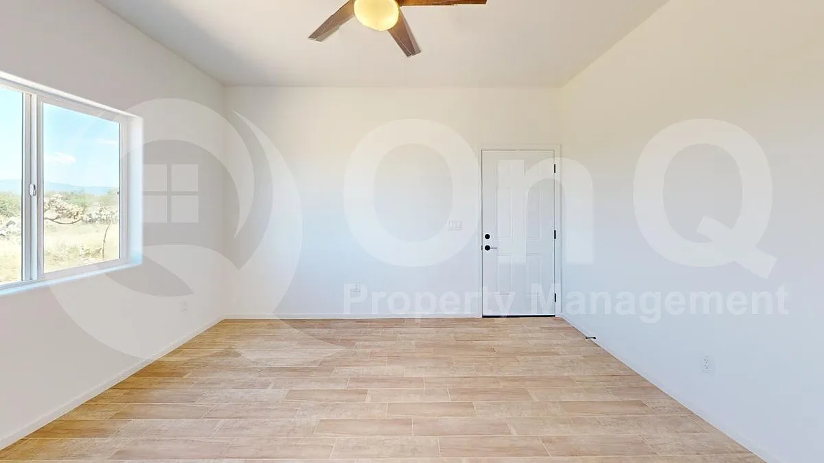 3 bed, 2.0 bath, 1079 sqft, $1,430 — Photo 4