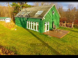 65 Little Ireland Rd, Starrucca, PA 18462