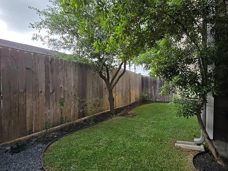 4109 Allen St — Photo 41