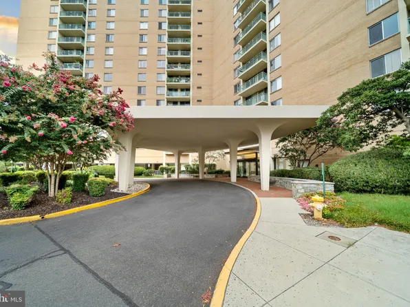 501 Slaters Ln APT 402, Alexandria, VA 22314