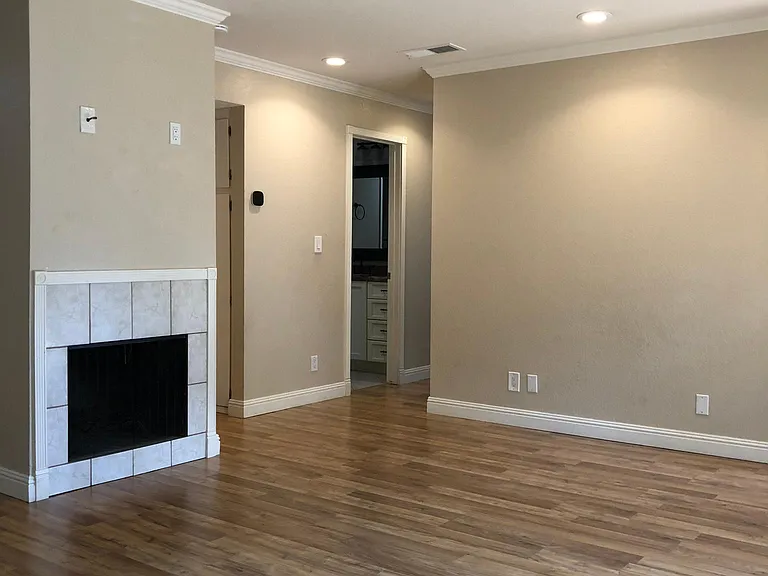 215 Red Oak Dr W #A — Photo 11