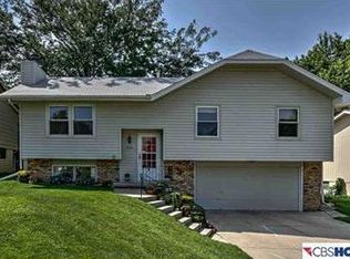9409 Pratt Cir, Omaha, NE 68134