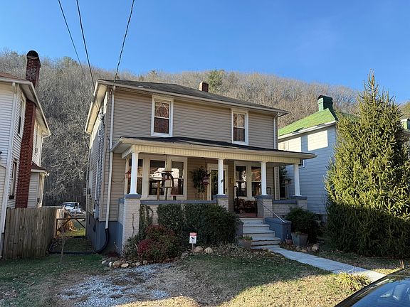 2nd image of 617 Roxbury St