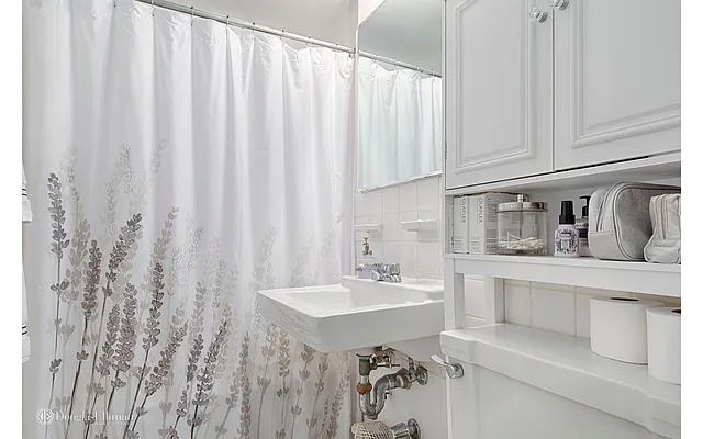 Rented by Douglas Elliman | media 11