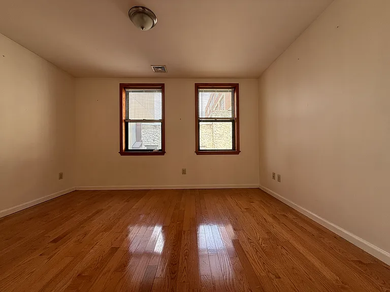 1229 Wood St #2F — Photo 15