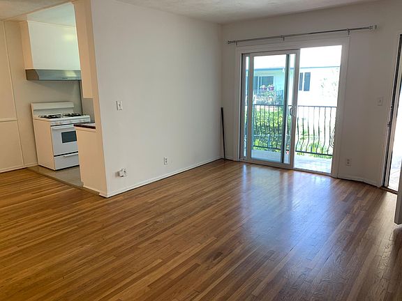3rd image of 1138 S La Cienega Blvd APT 9