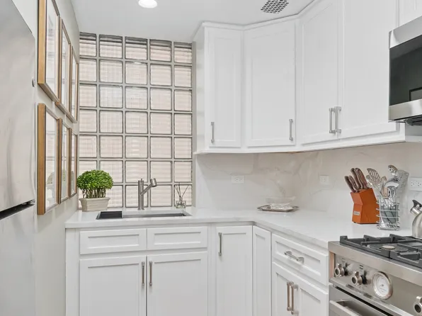 3 East 69th Street image 6 of 7