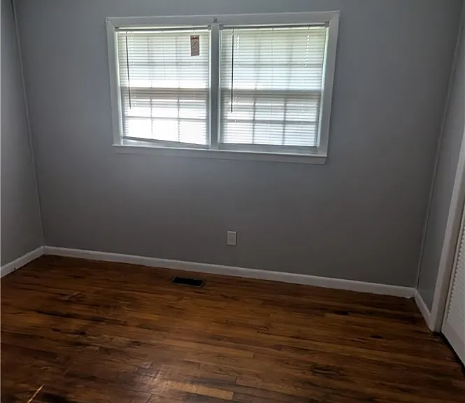224 Irene St — Photo 2
