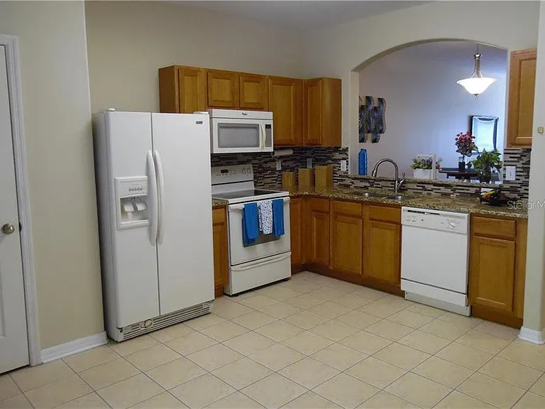 30328 Elderwood Dr — Photo 3
