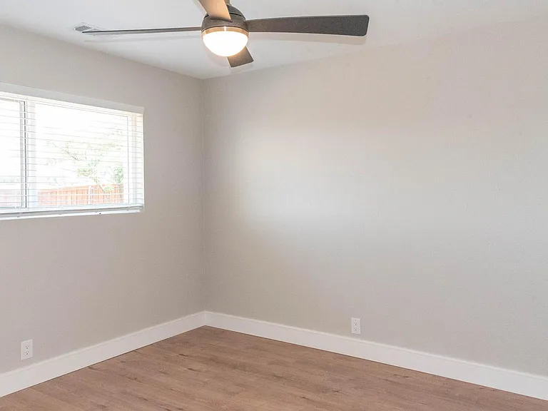 2601 Goddard Dr — Photo 15