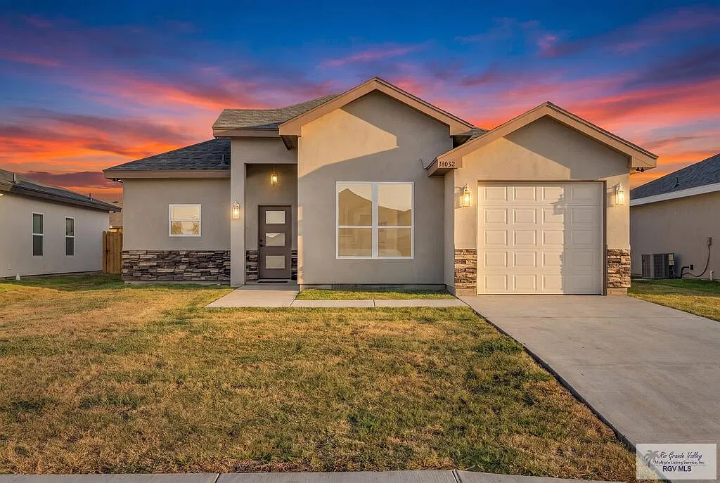 3 bed, 2.0 bath, 1225 sqft, $1,850 — Photo 2