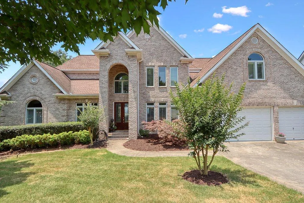 Highborne Dr NE, Marietta — Photo 2