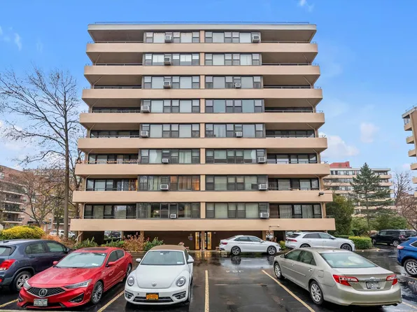 162-30 Powells Cove Boulevard #4A, Whitestone, NY 11357