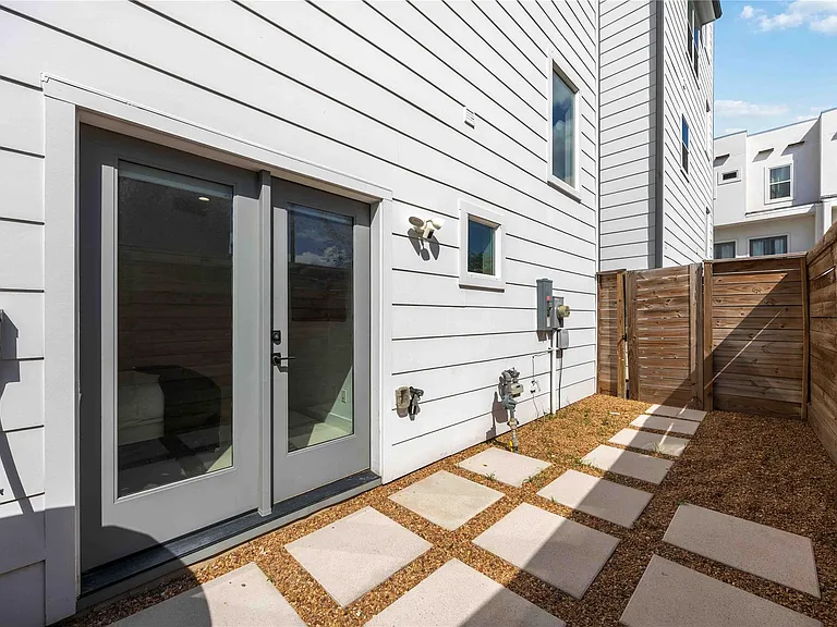 3018 Markle Dr — Photo 15