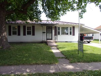 215 E Prairie St, Roodhouse, IL, 62082