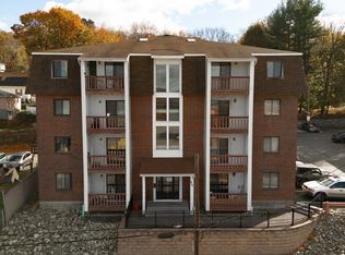 920 Southbridge St APT 12, Worcester, MA 01610