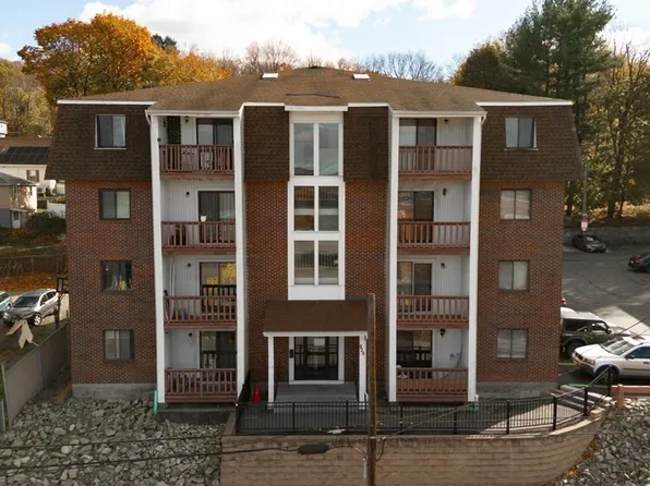 920 Southbridge St APT 12, Worcester, MA 01610