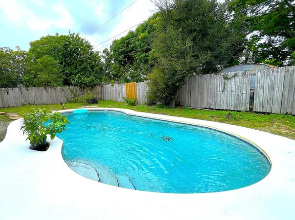 4141 NW 38th Terrace, Lauderdale Lakes, FL 33309