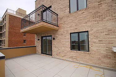 Sold by Starealty Estate LLC