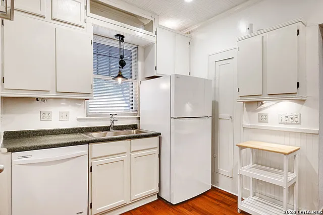 3 bed, 1.0 bath, 1120 sqft, $1,550 — Photo 4