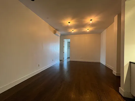 Rented by Pear NYC LLC | media 11