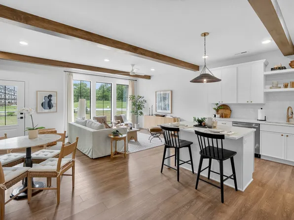 7639 Presence Ln, West Des Moines, IA 50266