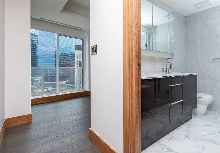 738 1st Ave SW #902 — Photo 14