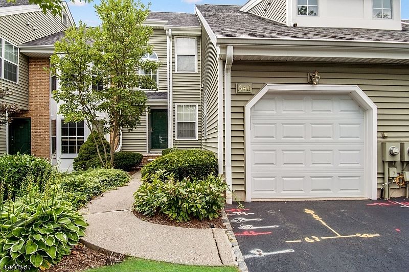 1st image of 343 Araneo Dr