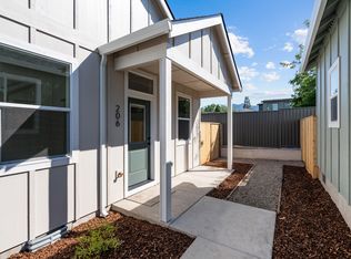 206 Gangnes Dr, Talent, OR 97540