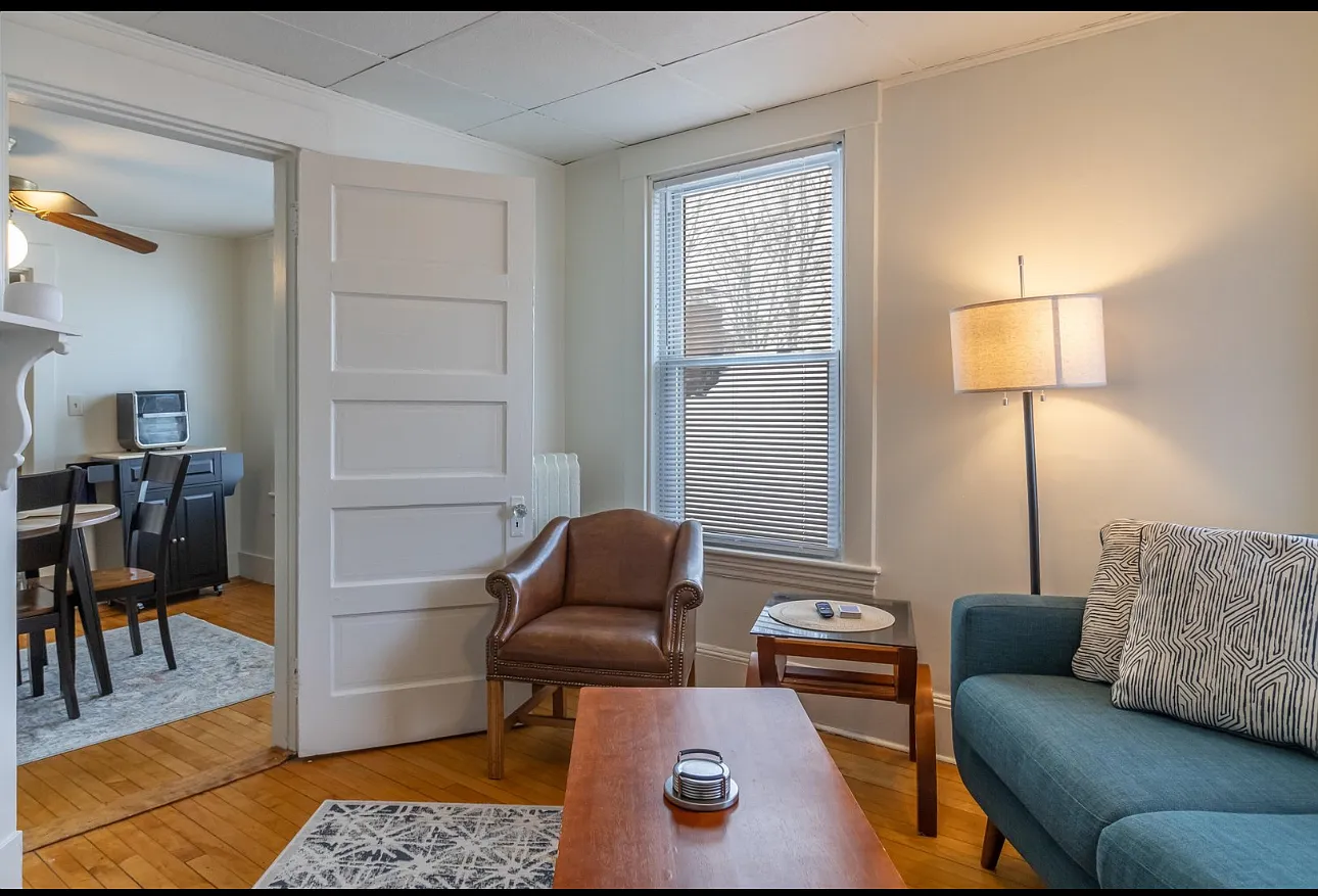 1 bed, 746 sqft, $1,400 — Photo 2